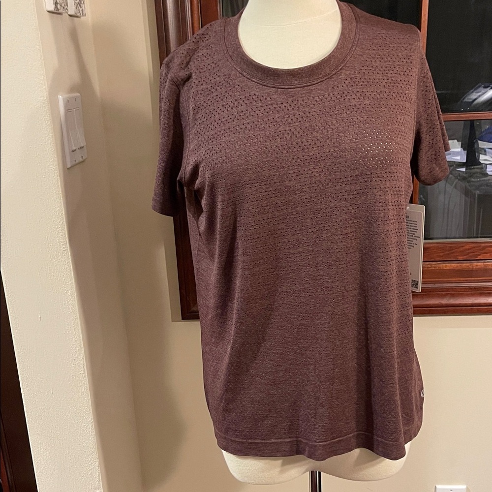 Brand new with tags lululemon athletica Maroon Short Sleeve Tee